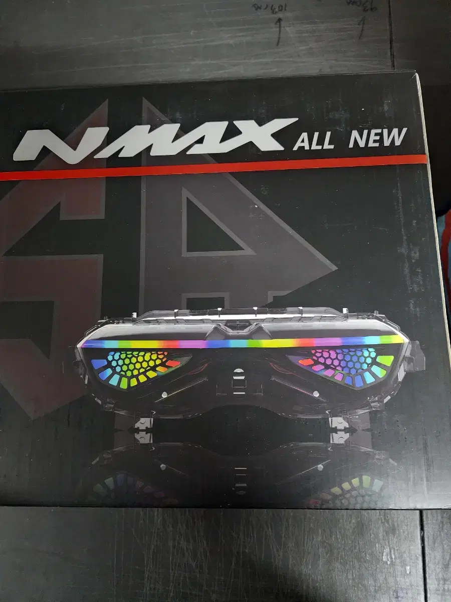 NMAX21~LED 테일등 판매합니다.